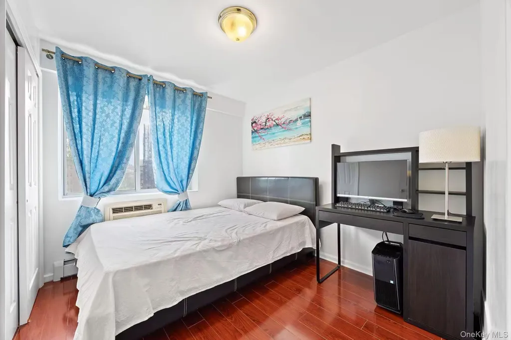 13708 31st Road Flushing NY 11354