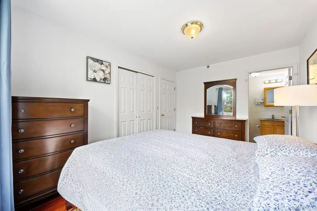 13708 31st Road Flushing NY 11354