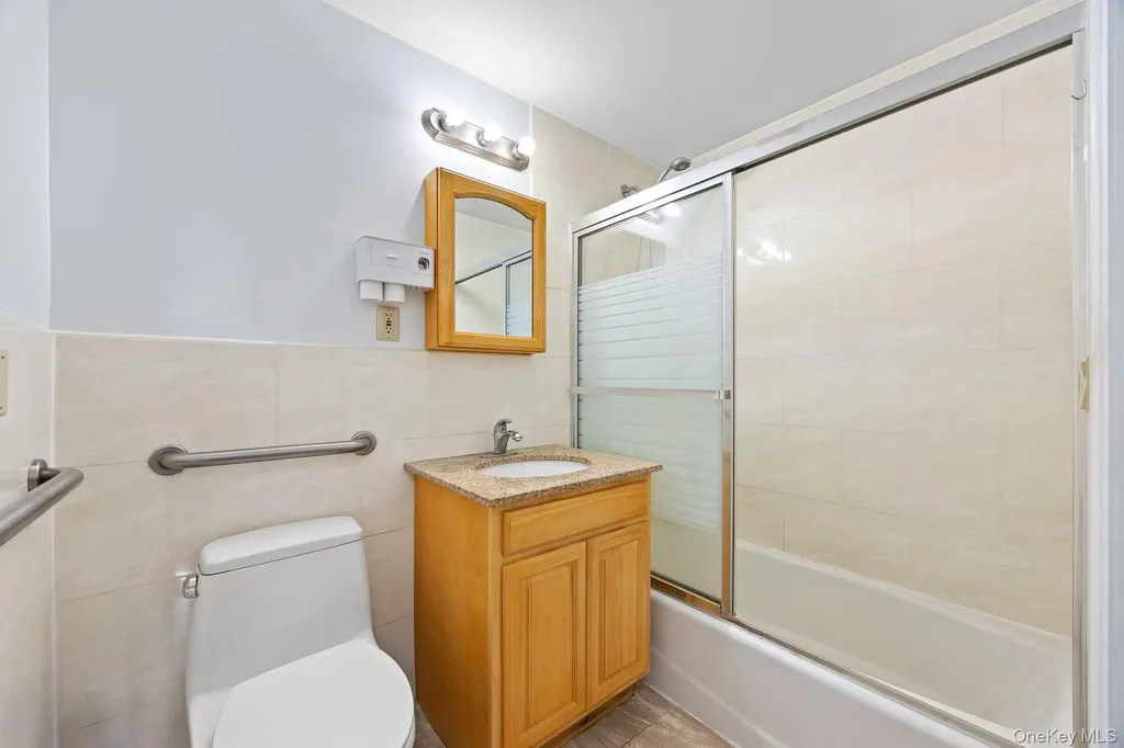 13708 31st Road Flushing NY 11354