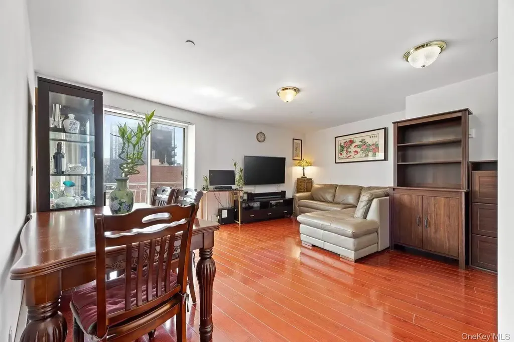 13708 31st Road Flushing NY 11354