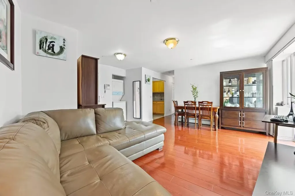 13708 31st Road Flushing NY 11354