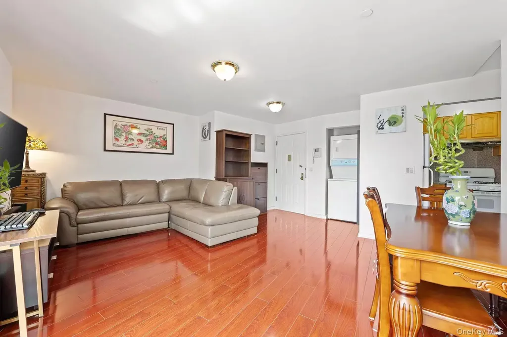 13708 31st Road Flushing NY 11354