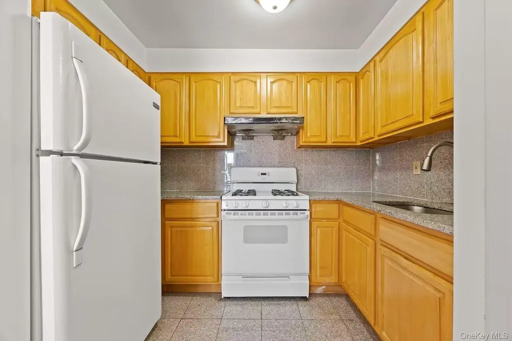 13708 31st Road Flushing NY 11354