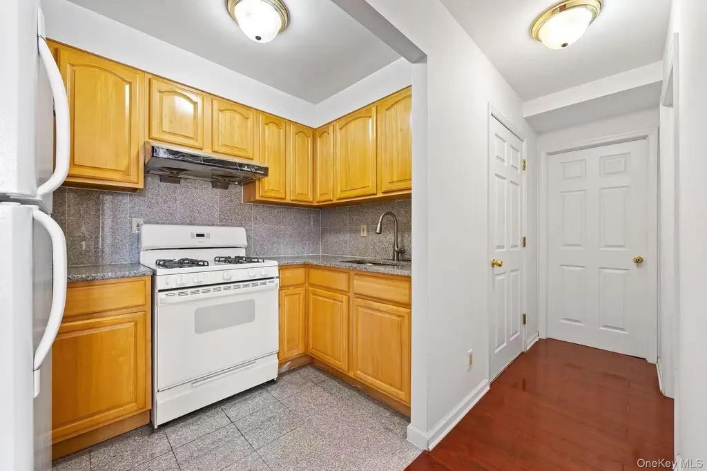 13708 31st Road Flushing NY 11354