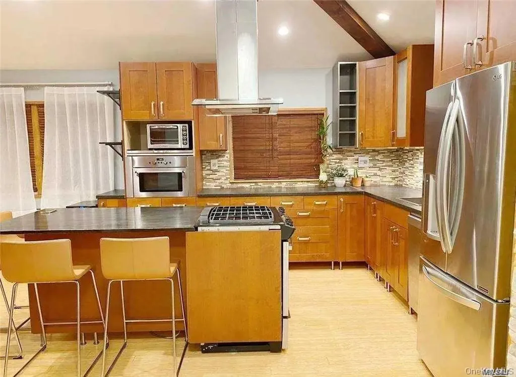 59 Oak Street Floral Park NY 11001