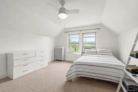 46 Meadow Lane New Rochelle NY 10805