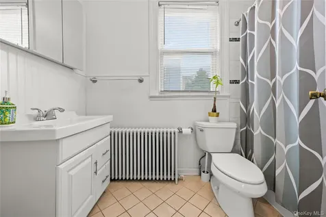 46 Meadow Lane New Rochelle NY 10805