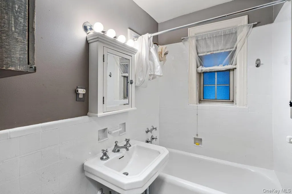 150 Burns Street Forest Hills NY 11375