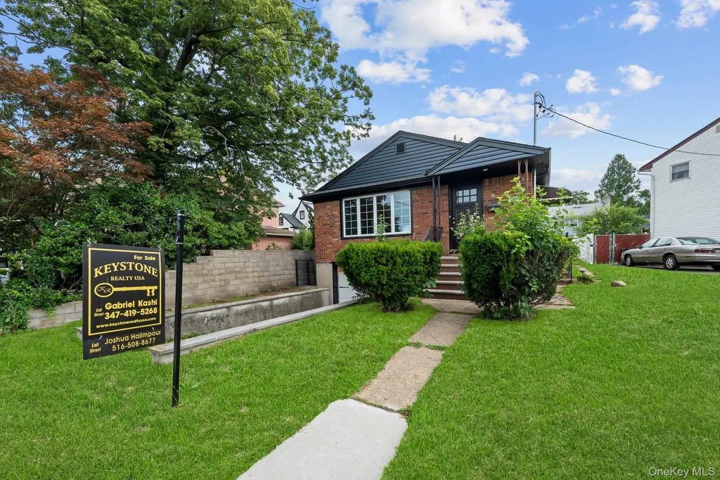 11481 178th Street Saint Albans NY 11434