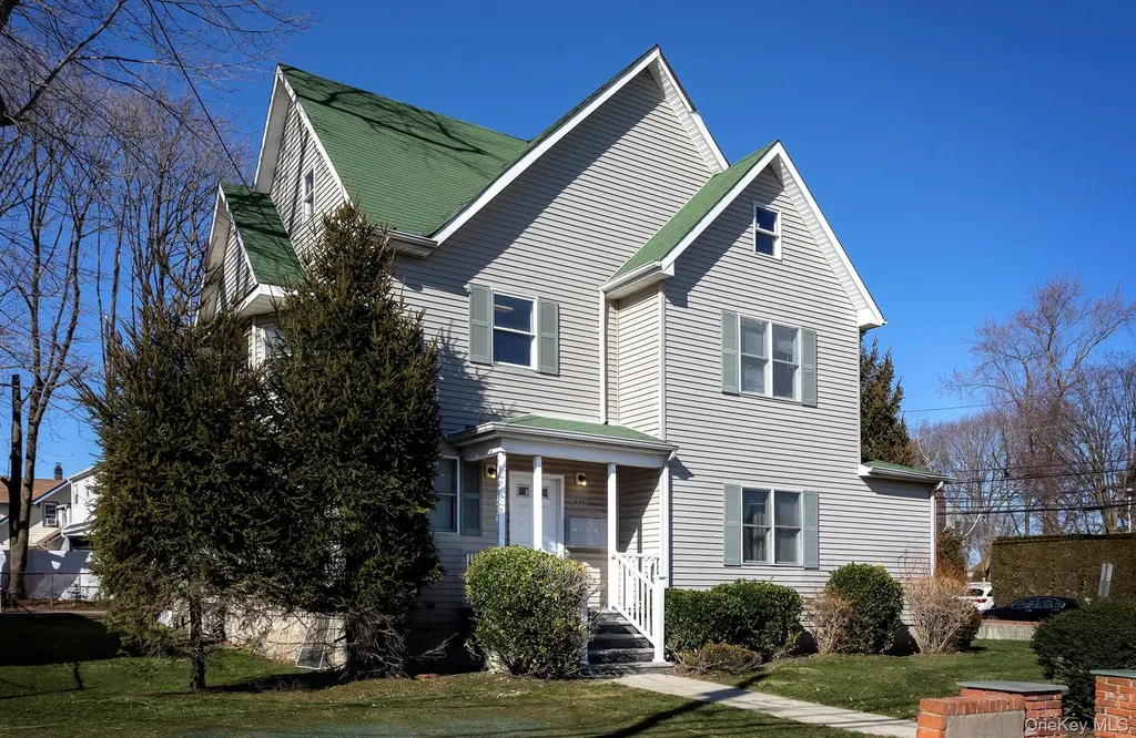 689 Conklin Street Farmingdale NY 11735