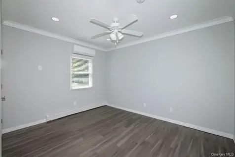 689 Conklin Street Farmingdale NY 11735
