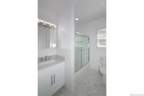 689 Conklin Street Farmingdale NY 11735