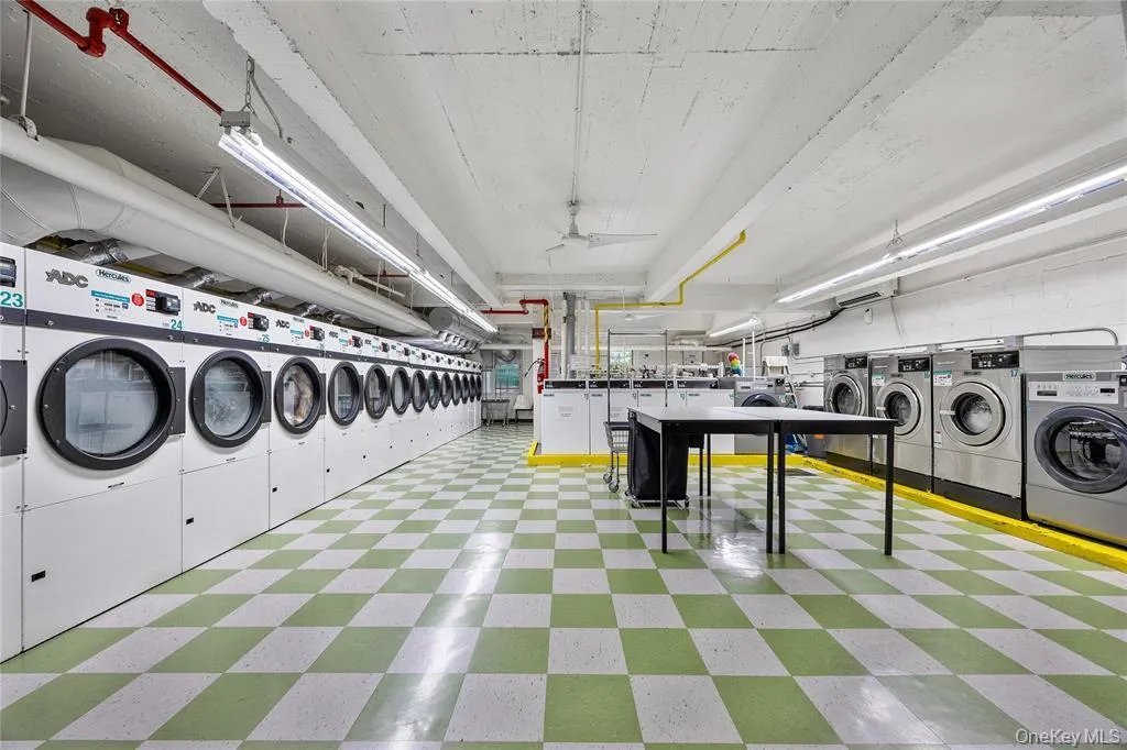 142-05 Roosevelt Avenue Flushing NY 11354