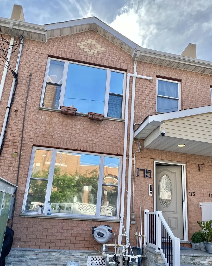 175 Beach 29 Street Far Rockaway NY 11691