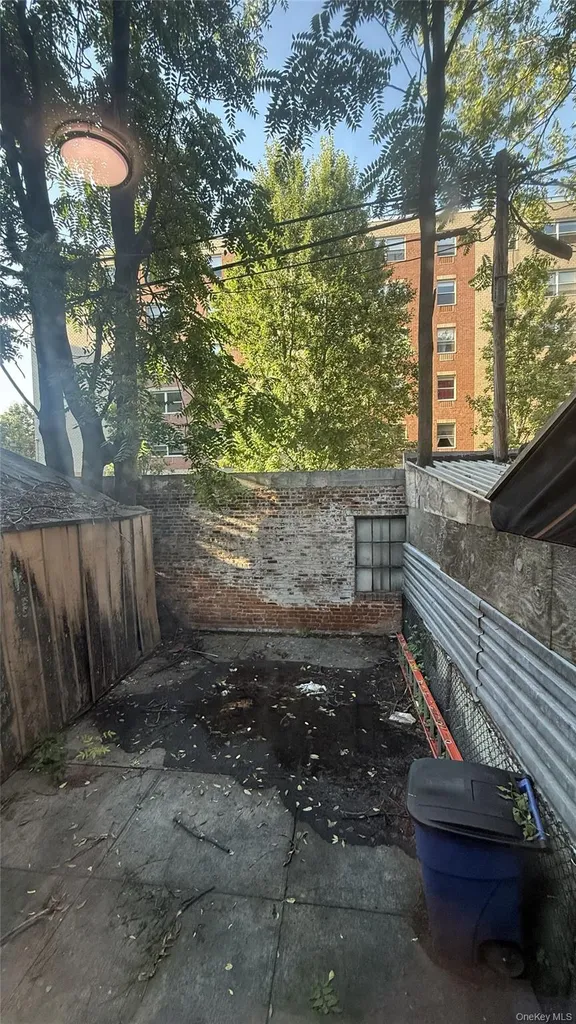 779 E 183rd Street Bronx NY 10460