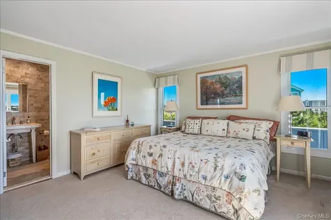 556 Dune Road Westhampton NY 11977