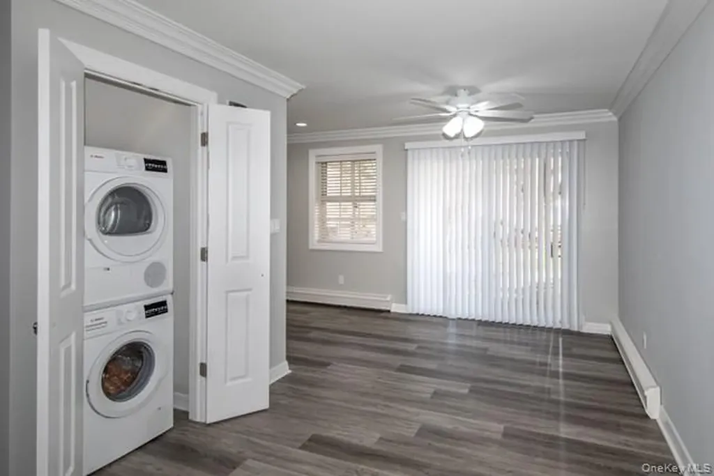 75 Lamplighter Lane Massapequa NY 11758