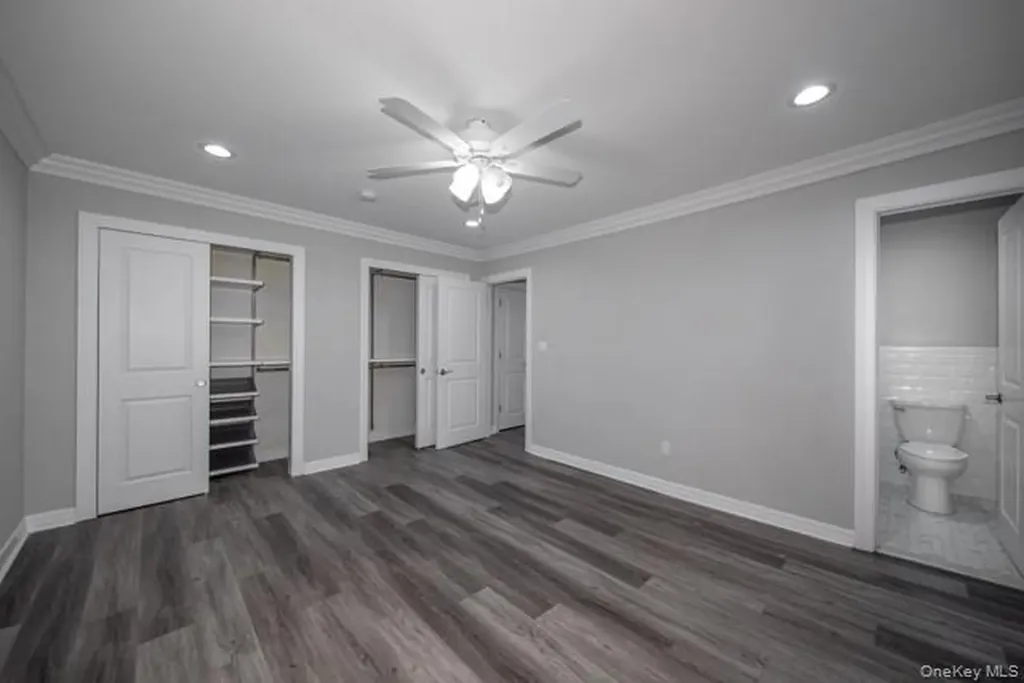75 Lamplighter Lane Massapequa NY 11758