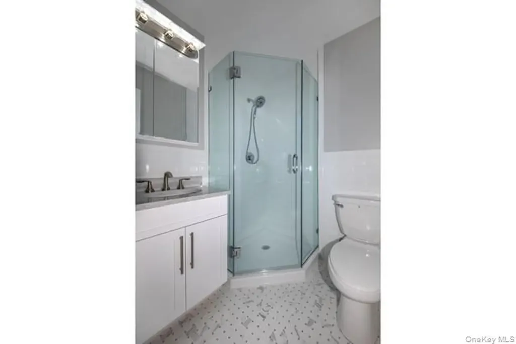 75 Lamplighter Lane Massapequa NY 11758