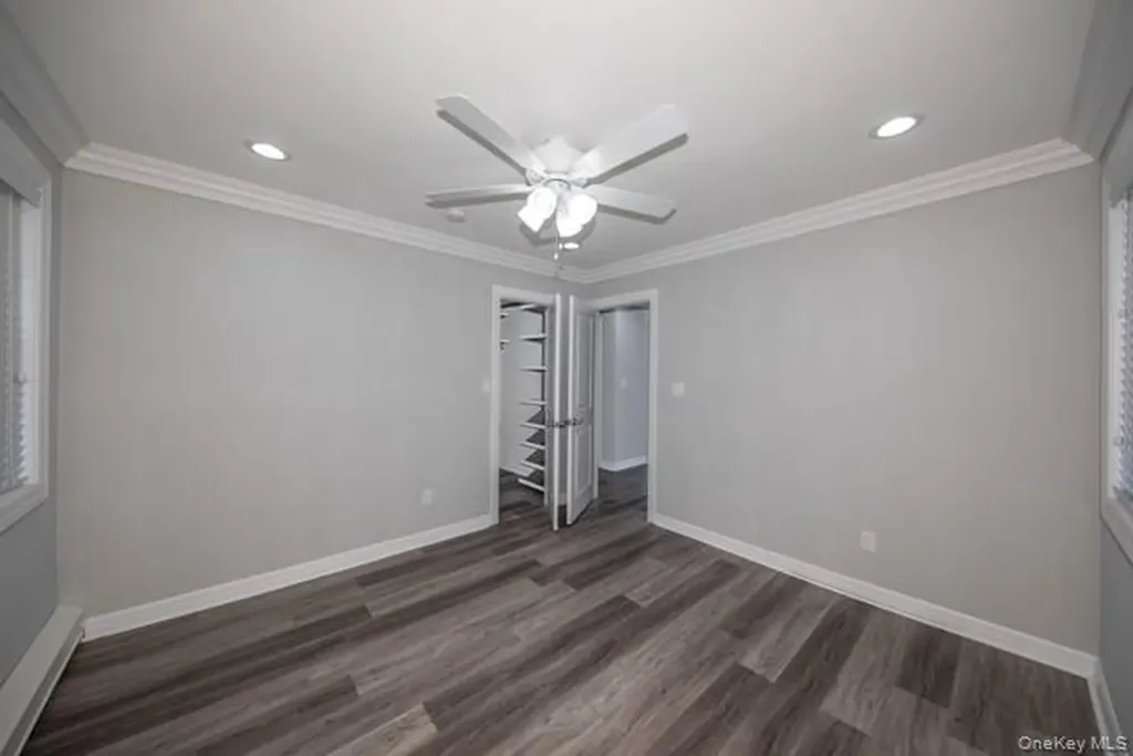 75 Lamplighter Lane Massapequa NY 11758