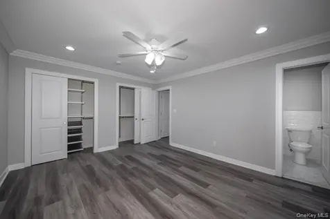 75 Lamplighter Lane Massapequa NY 11758