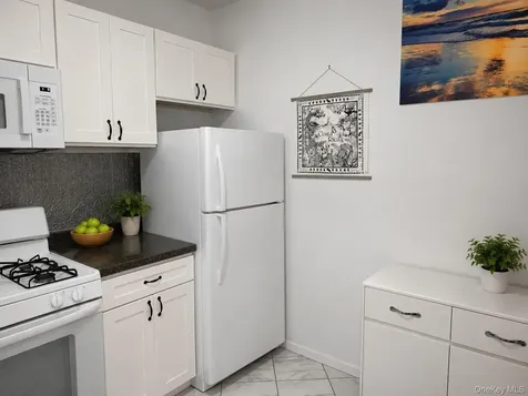 326 E 93rd Street New York (manhattan) NY 10128