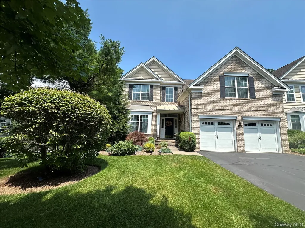 633 Creekside Lane Fishkill NY 12524