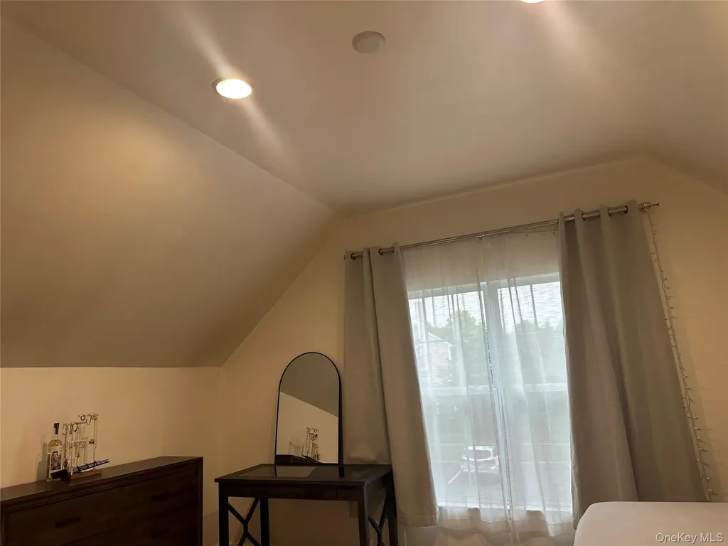 633 Creekside Lane Fishkill NY 12524