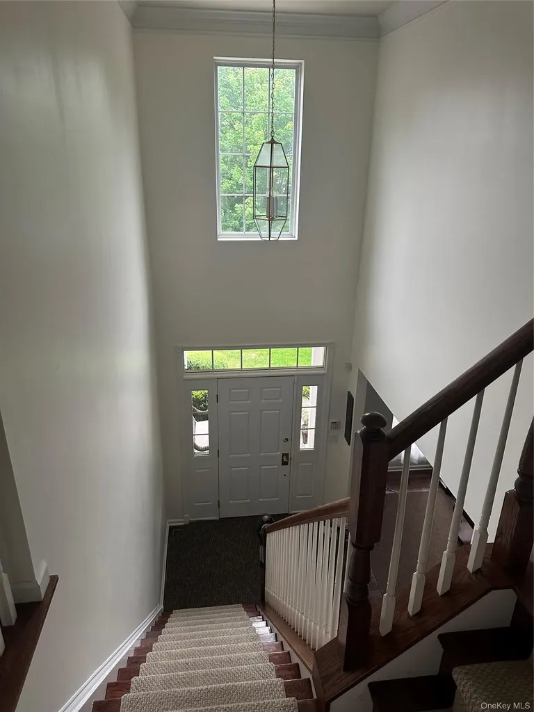 633 Creekside Lane Fishkill NY 12524
