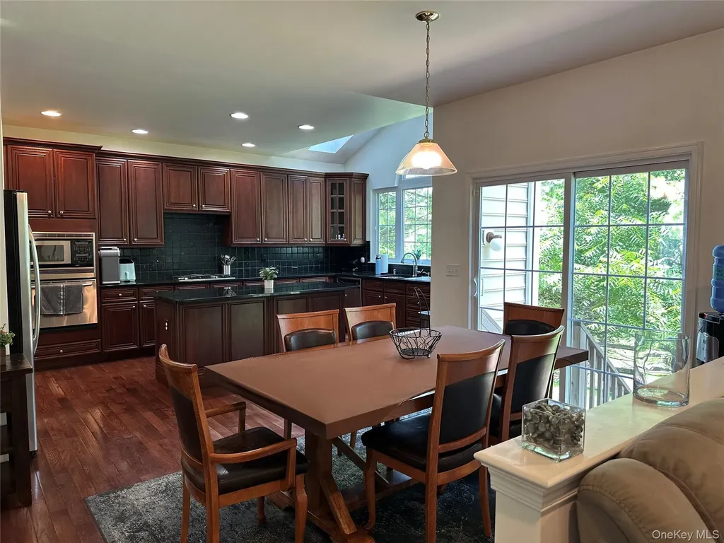 633 Creekside Lane Fishkill NY 12524