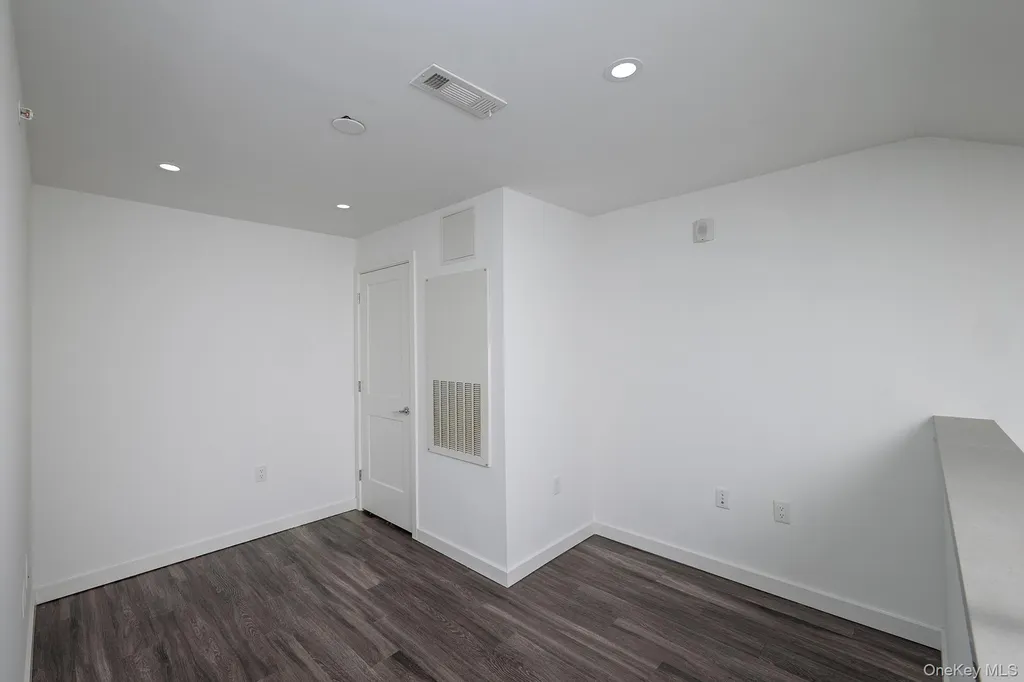 119 Searing Avenue Mineola NY 11501