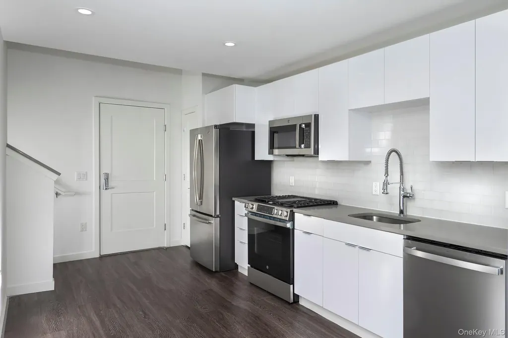 119 Searing Avenue Mineola NY 11501