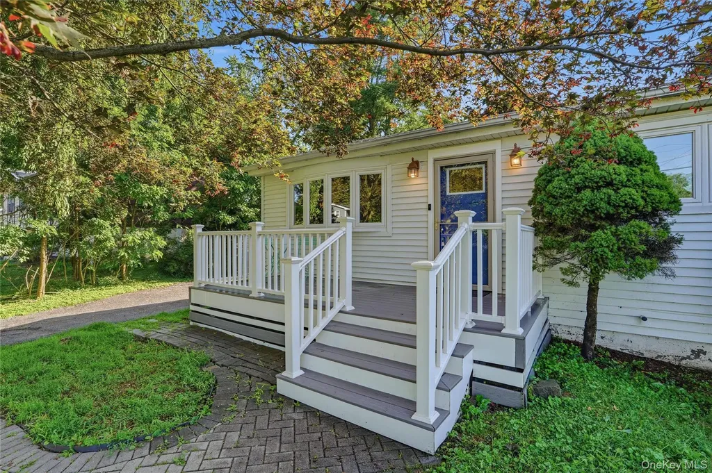 15 Lincoln Drive Washingtonville NY 10992
