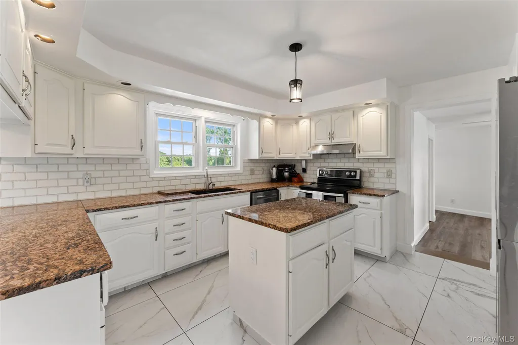 81 Sunset Drive Patterson NY 12563