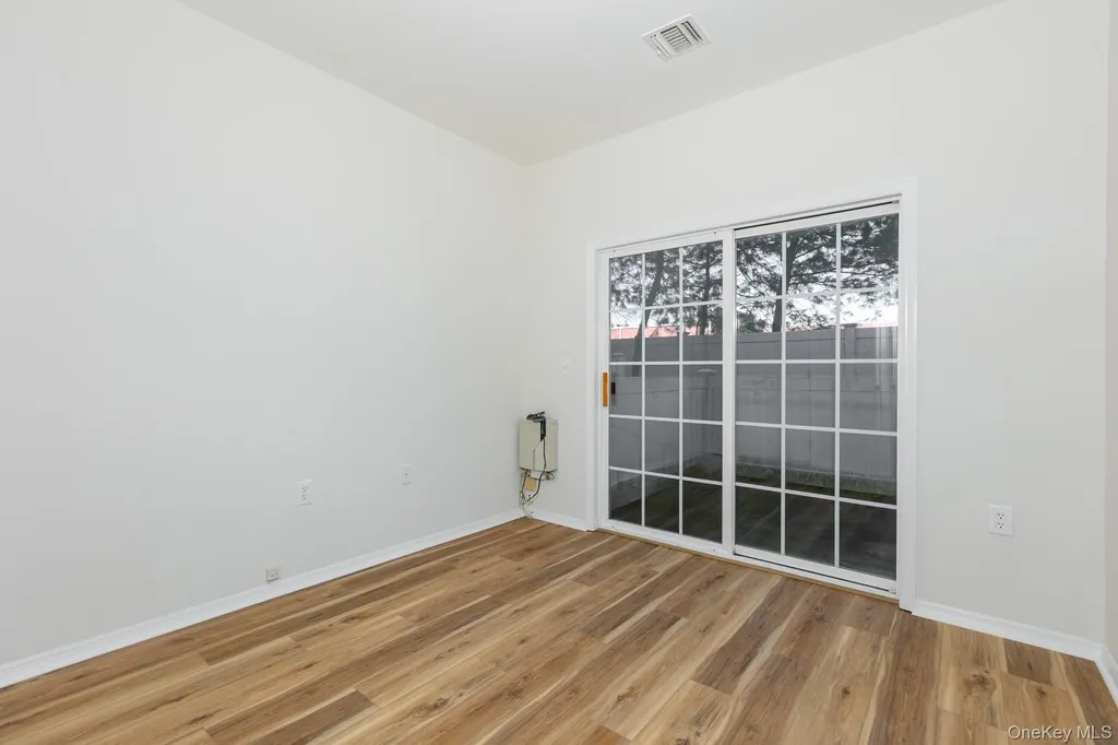 11 Jacqueline Way North Babylon NY 11703