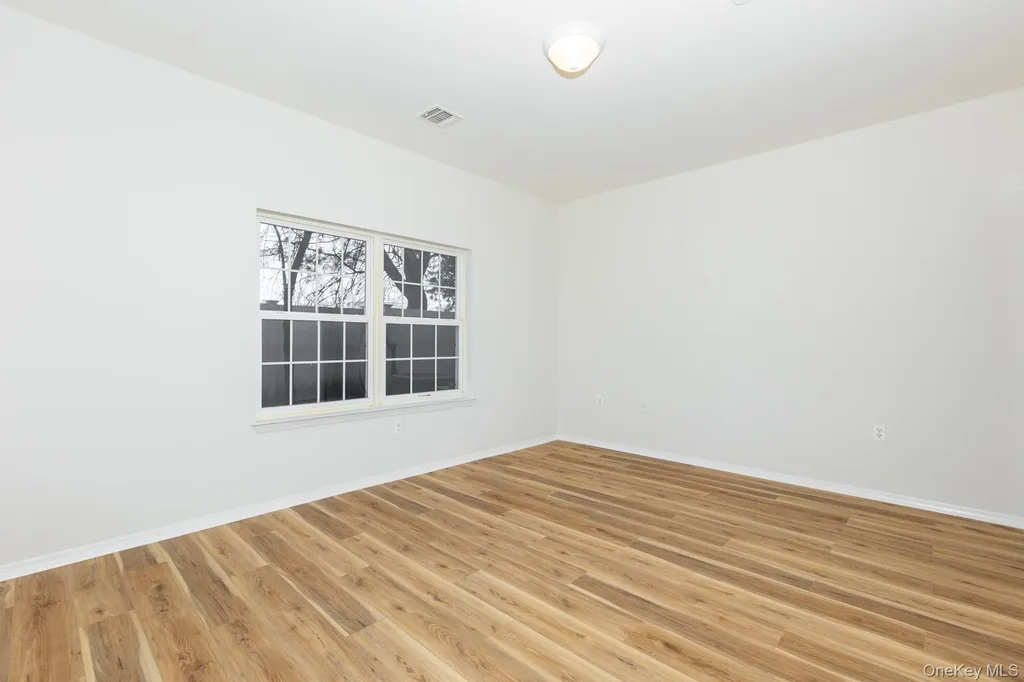 11 Jacqueline Way North Babylon NY 11703