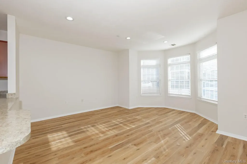 11 Jacqueline Way North Babylon NY 11703