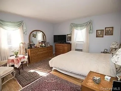 13 Westland Drive Glen Cove NY 11542
