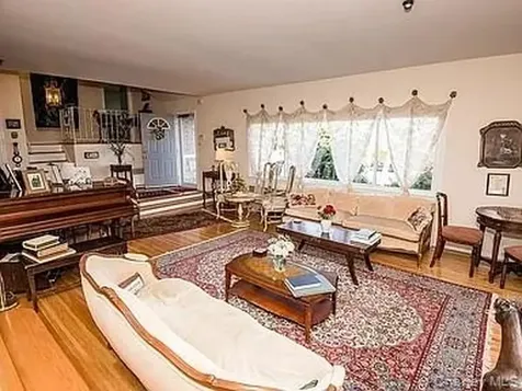13 Westland Drive Glen Cove NY 11542