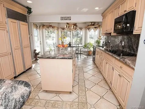 13 Westland Drive Glen Cove NY 11542