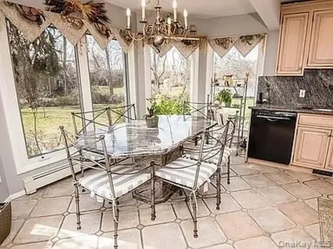 13 Westland Drive Glen Cove NY 11542