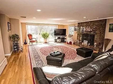 13 Westland Drive Glen Cove NY 11542
