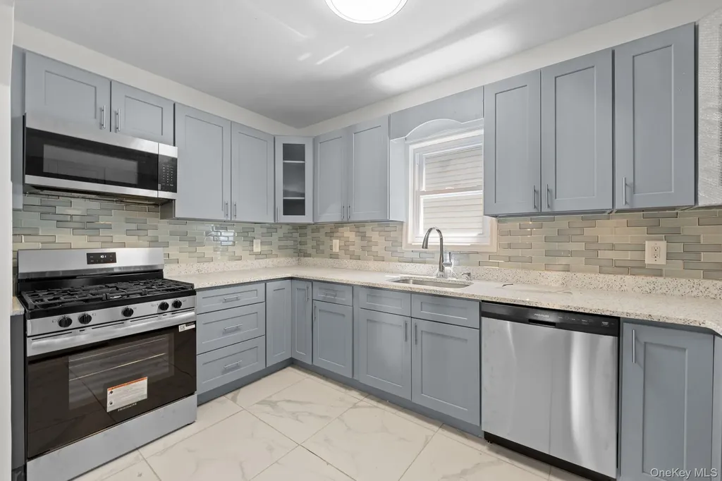 11633 192nd Street Saint Albans NY 11412