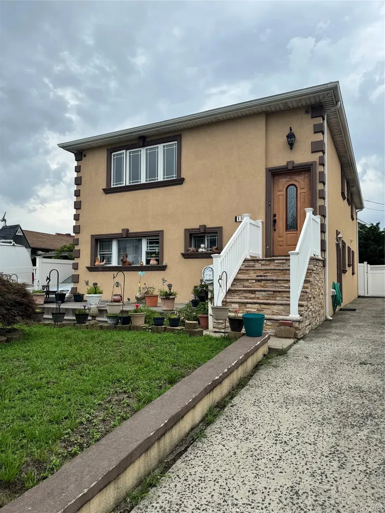 113 W Hudson Street Long Beach NY 11561