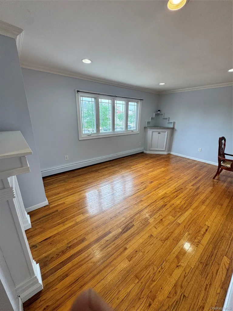 113 W Hudson Street Long Beach NY 11561