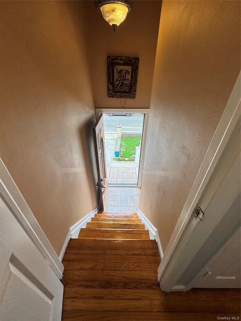113 W Hudson Street Long Beach NY 11561