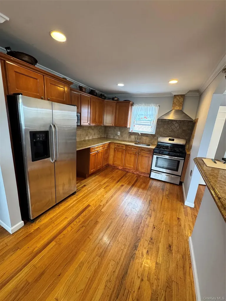 113 W Hudson Street Long Beach NY 11561