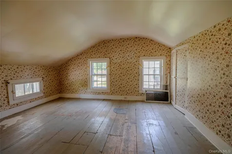 1402 Albany Avenue Kinderhook NY 12184