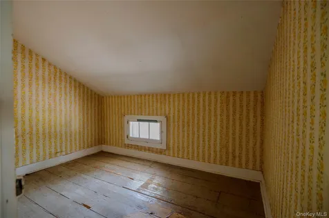 1402 Albany Avenue Kinderhook NY 12184