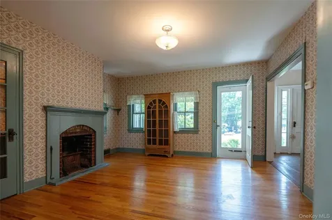 1402 Albany Avenue Kinderhook NY 12184
